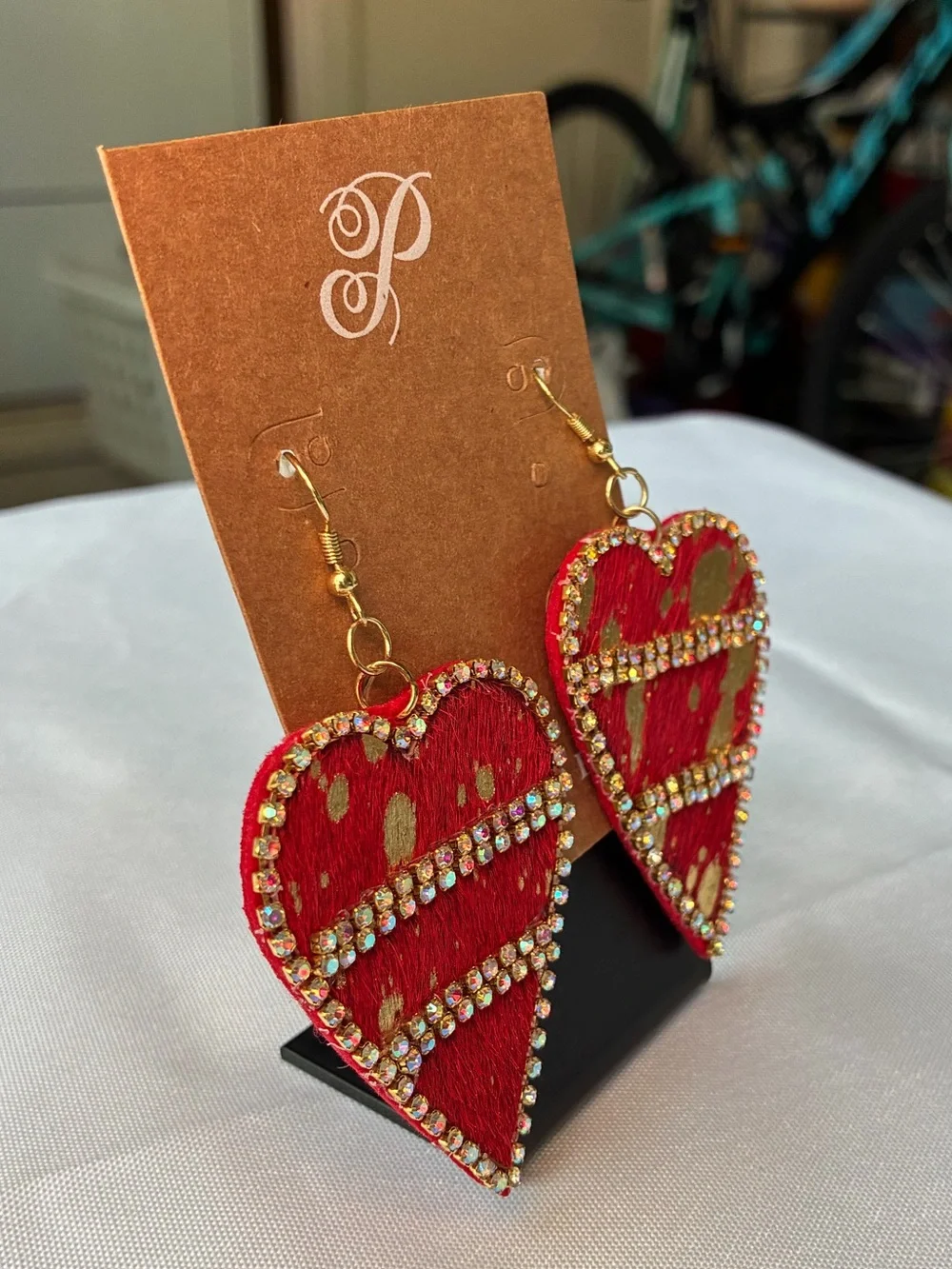 Red Faux Pony Hair Gold Splatter Heart Statement Earrings Rhinestone Border Boho - Picture 3 of 5